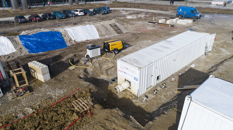 On the tunnel construction site, the M 65 portable compressor efficiently and reliably supplies the entire system with compressed air.